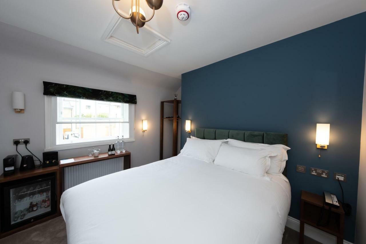 The Kings Arms Hotel Kingston upon Thames  Kültér fotó